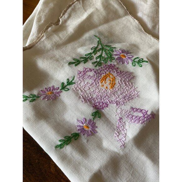 Vintage Embroidered Linen Tablecloth & Napkin Set With Floral Design & Crochet - Picture 2 of 12